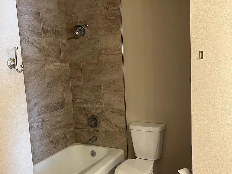 5418 46th St — Photo 7