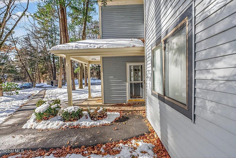 2nd image of 105 Yorktown Drive