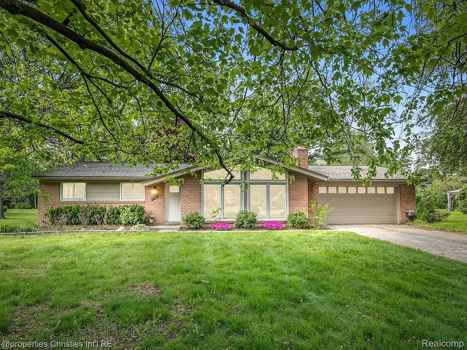 1st image of 344 Kirk Lane Dr