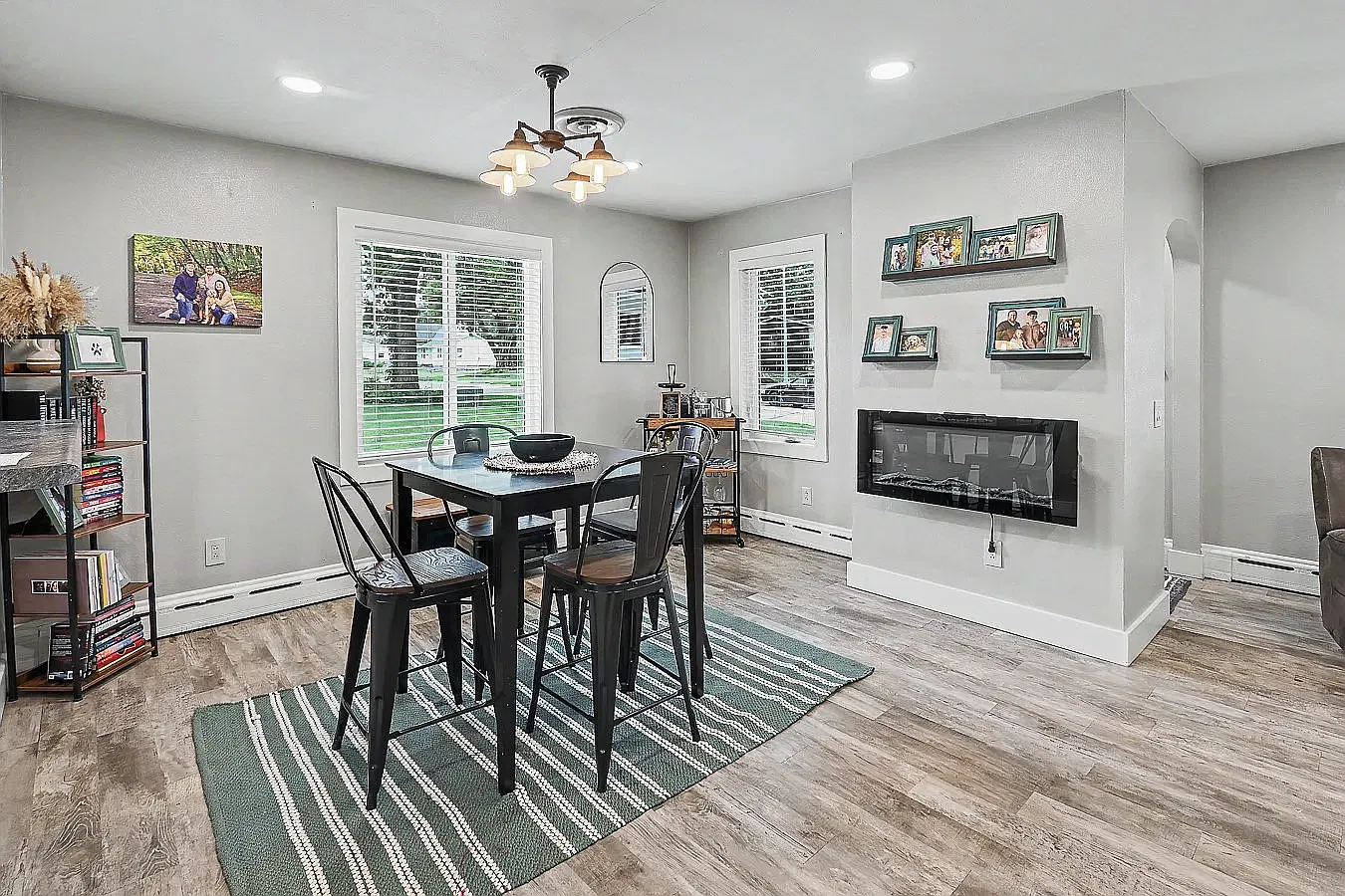 3 bed, 1093 sqft, $1,575 — Photo 2