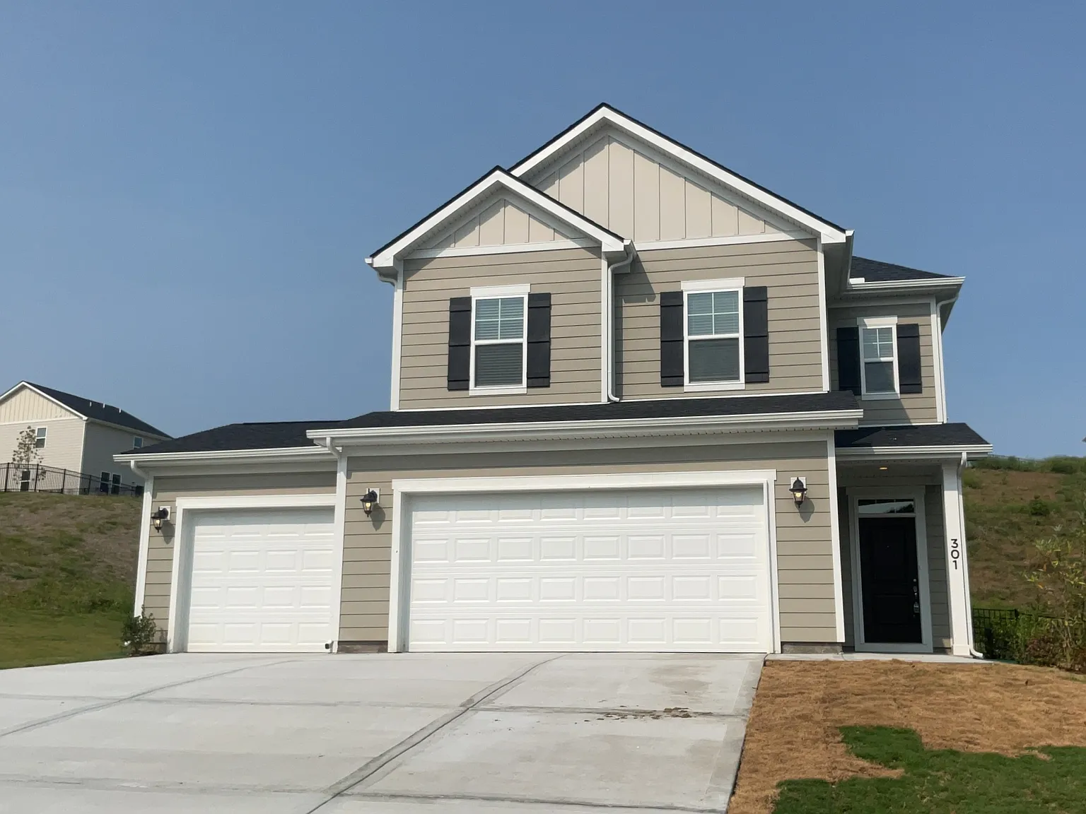 4 bed, 2.5 bath, 1977 sqft, $2,975 — Photo 1