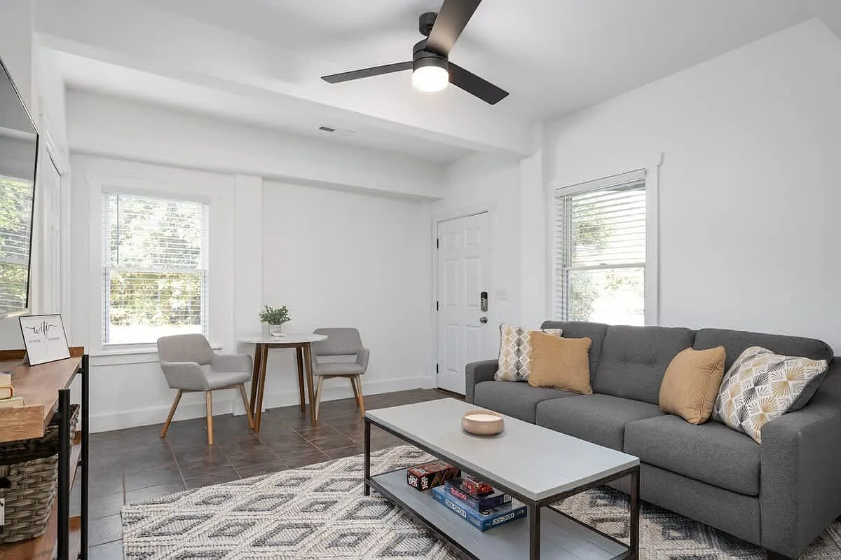 1 bed, 1000 sqft, $1,100 — Photo 4
