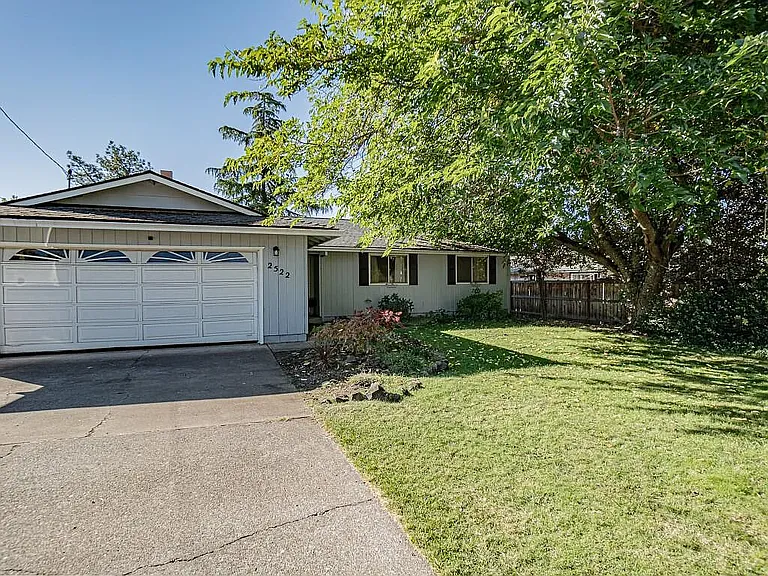 2522 Cedar Links Dr — Photo 1