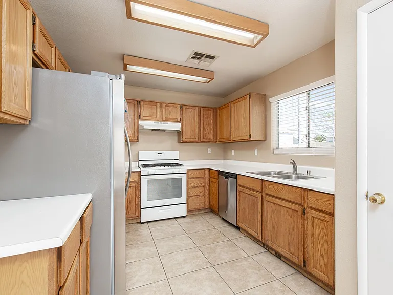 8348 Granite Peak Ct — Photo 12