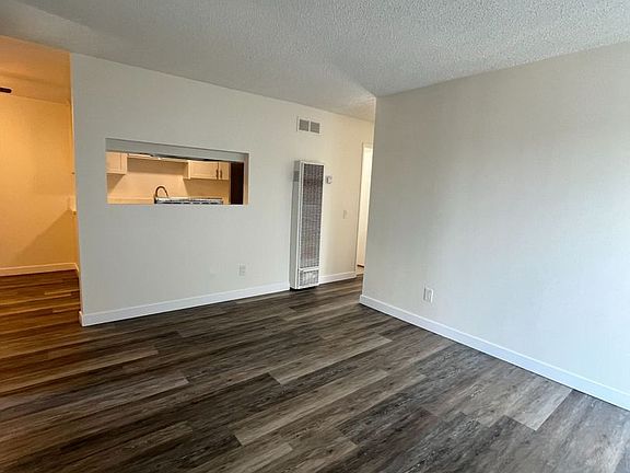 4th image of 2380 Chestnut Ave APT 301