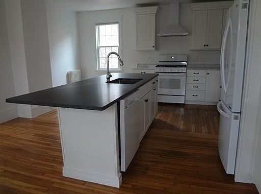 4th image of 162 Sandwich St #Ll