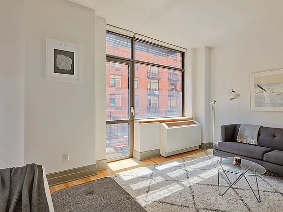 3rd image of 125 Court St APT 4NP