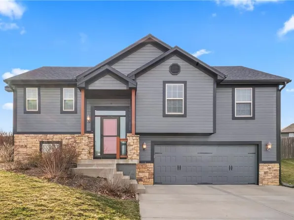 1210 Stonecrest Ct, Kearney, MO 64060