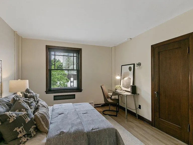 Roosevelt Apartments — Photo 13