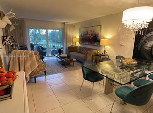 950 Hillcrest Dr APT 211, Hollywood, FL 33021