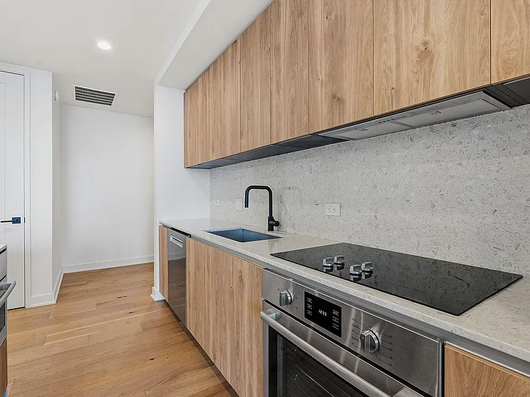 84 East Ave #3810 — Photo 12