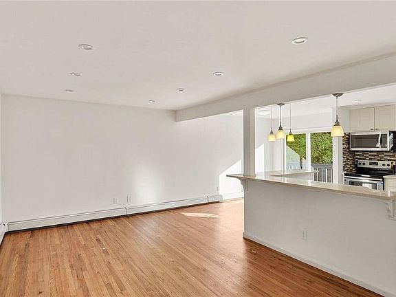 5th image of 20 Briarbrook Rd