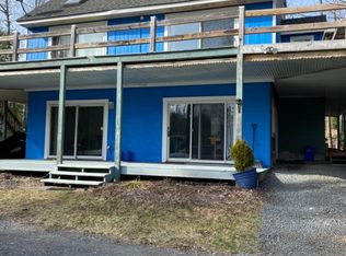 76 Raspberry Ln, Tannersville, NY 12485