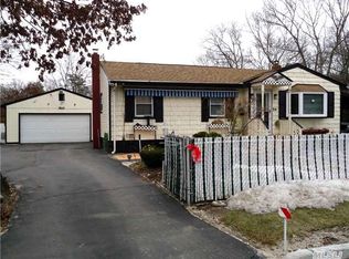 84 Albany Ave, Riverhead, NY 11901