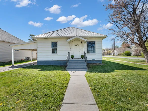 425 6th St, Filer, ID 83328