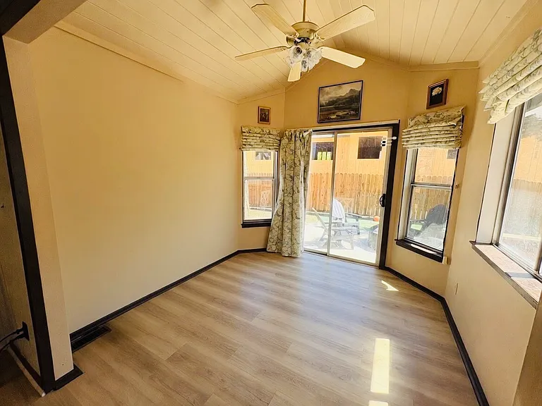 344 Downey Dr — Photo 11