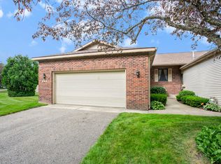 7070 Springtree Ln SW, Grand Rapids, MI 49548