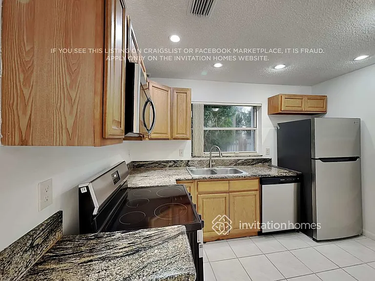 9912 NW 9th Ct — Photo 7