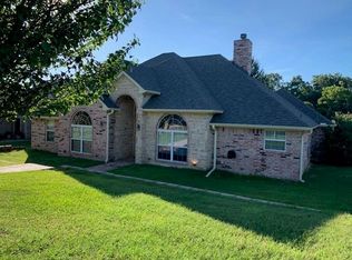17 Cedar Bayou Cir, Pottsboro, TX 75076