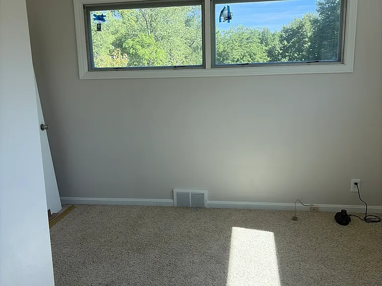 254 E Main St — Photo 12