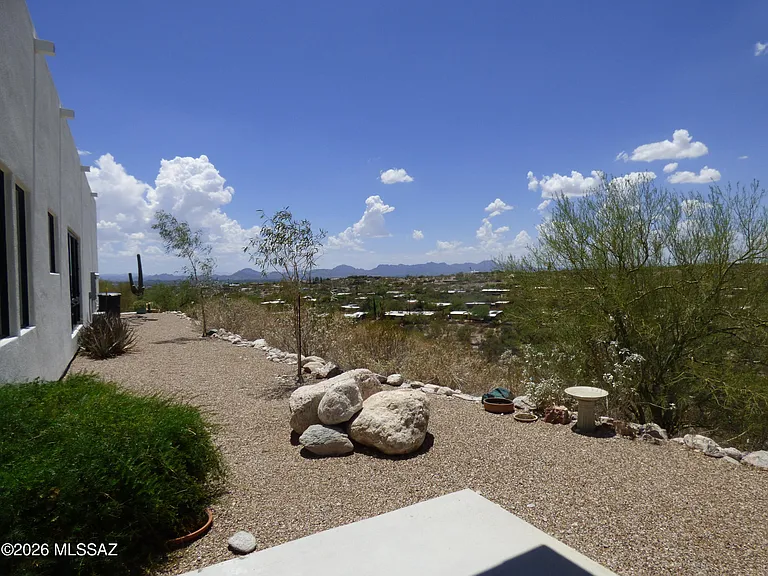 5721 E Paseo Cocospera — Photo 35