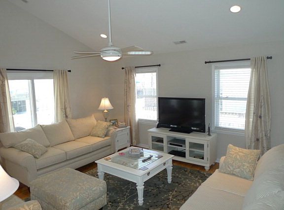 5th image of 333 Sea Shore Dr