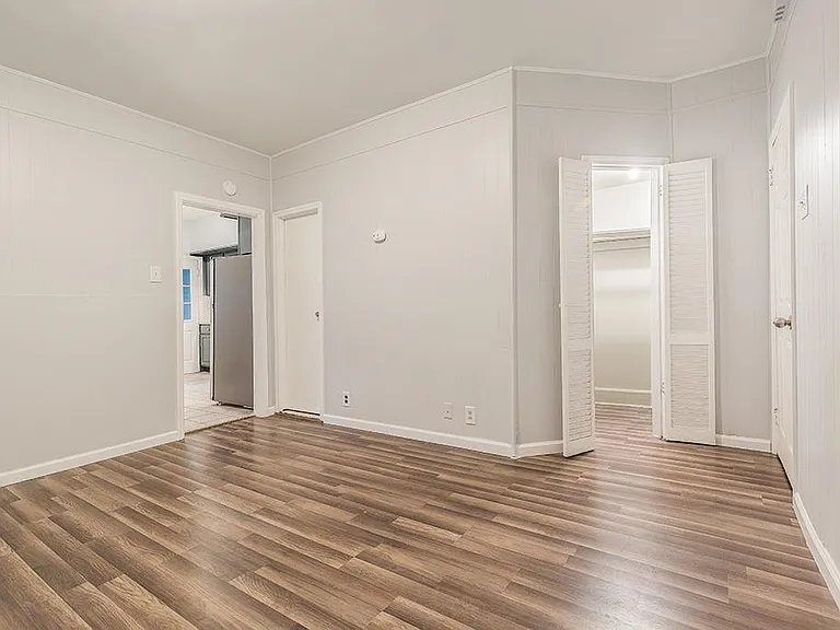 342 Avenue E #1 — Photo 2