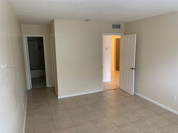 4th image of 15225 NE 6th Ave APT B205-b204