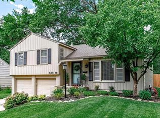 8010 Reinhardt Ln, Prairie Village, KS 66208