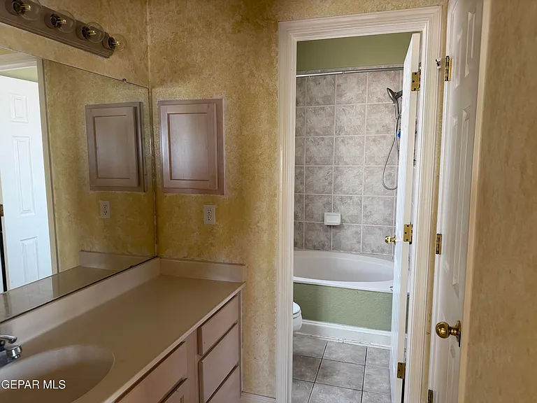 917 Tecate Pl — Photo 34