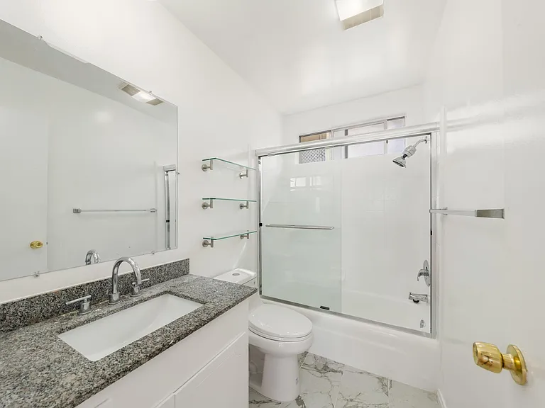 11861 Texas Ave #6 — Photo 24