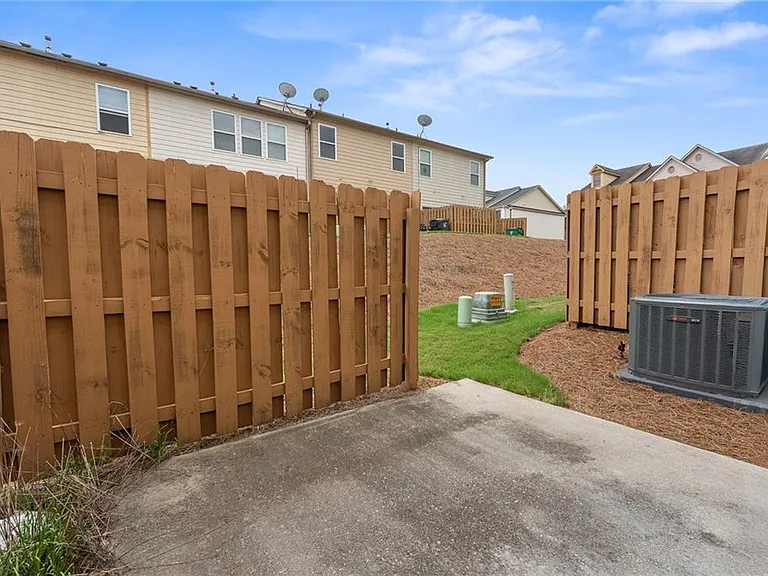 318 Knelston Oak Dr — Photo 35