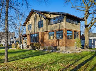 326 N 4th St, Warren, MN 56762