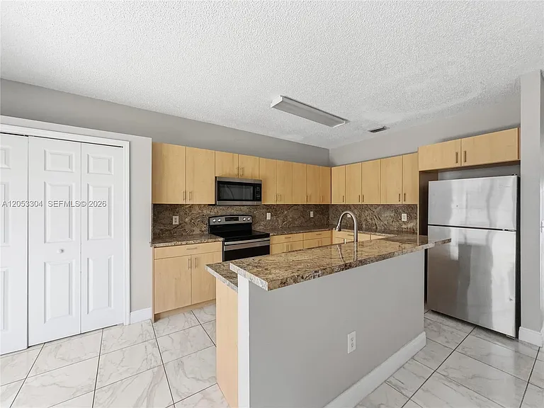 2214 SE 25th Ave #2214 — Photo 6