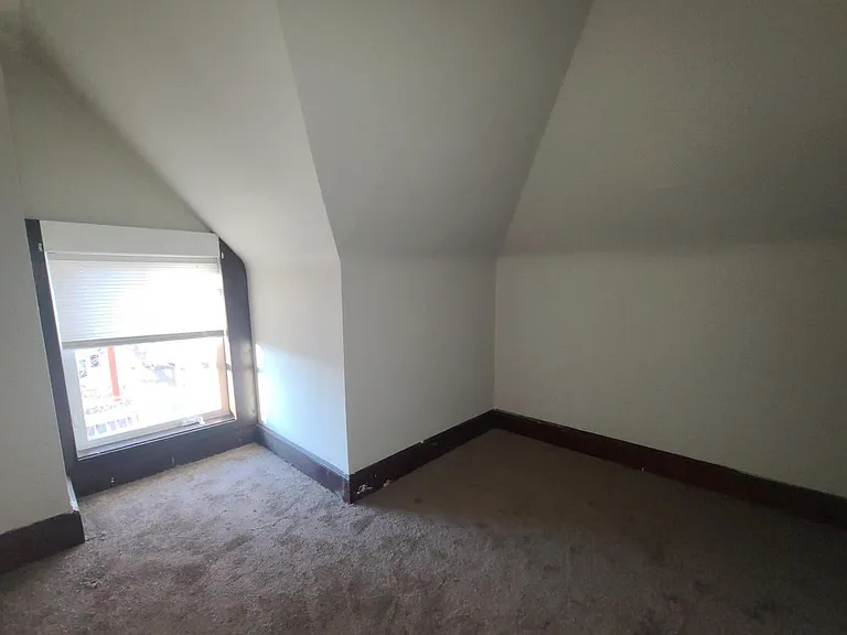 230 Broadway #C — Photo 7