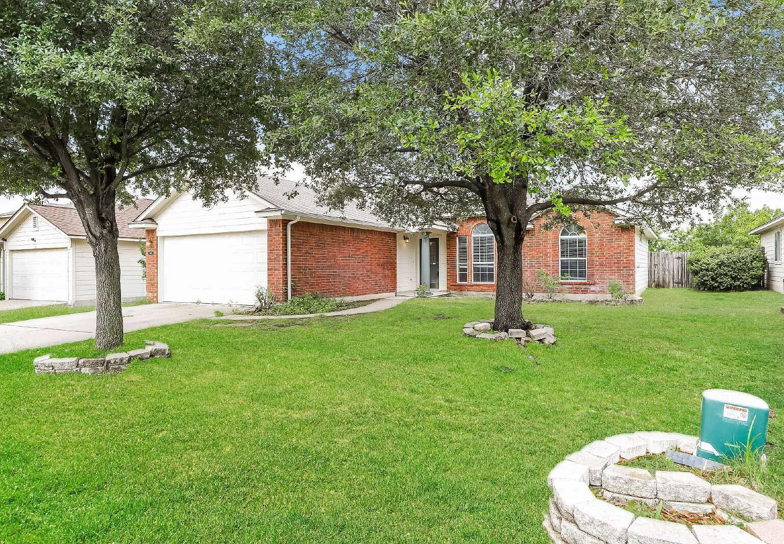 3 bed, 2.0 bath, 1549 sqft, $1,790 — Photo 2