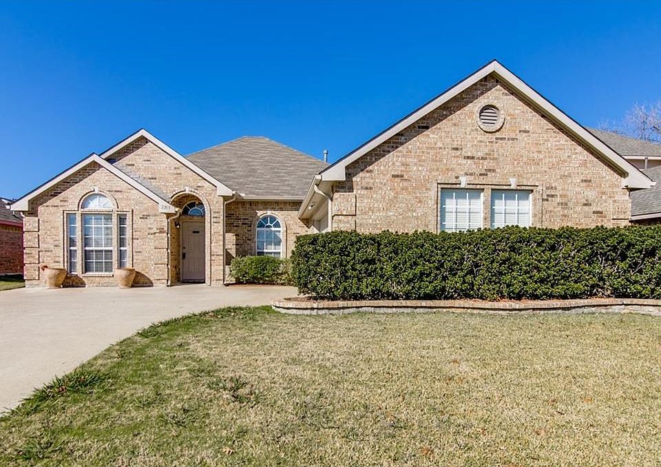 1st image of 2769 Beverly Dr