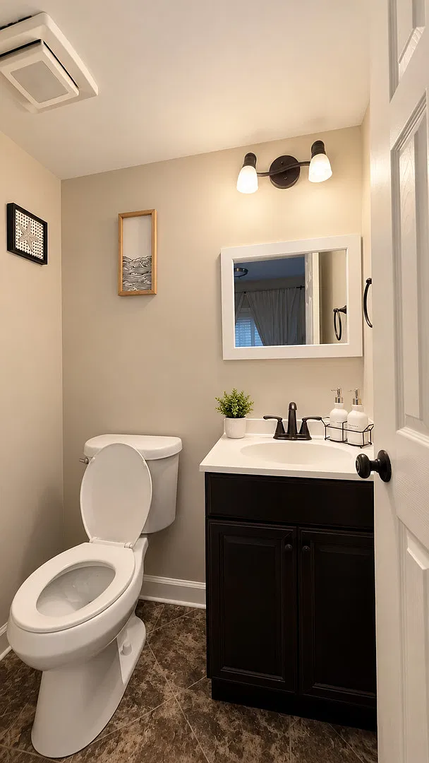 3 bed, 1.5 bath, $2,300 — Photo 3