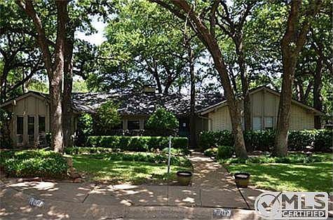 1st image of 109 Hapsburg Ct