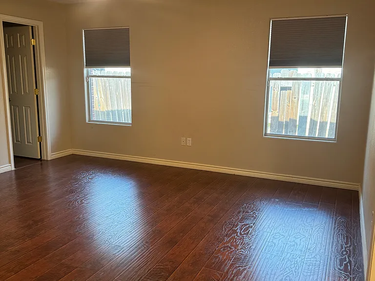 5229 Brewster Dr — Photo 12