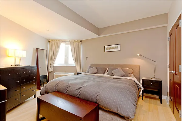 Sold by Douglas Elliman | media 14