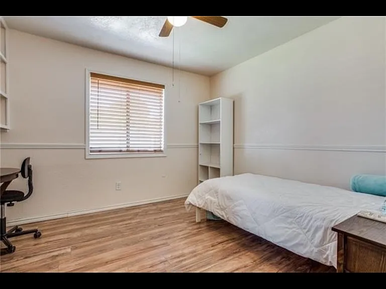 1001 E Peters Colony Rd — Photo 2