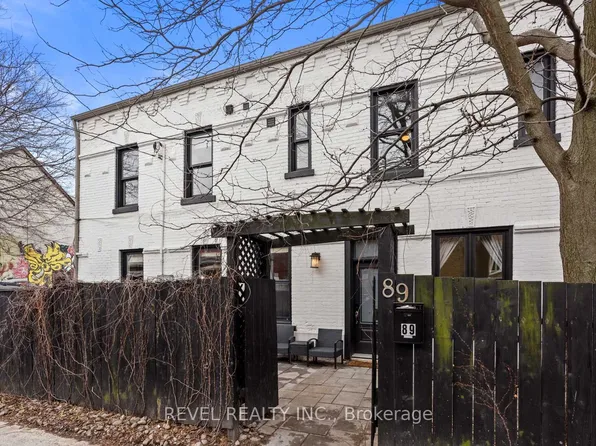 89 Foxley St, Toronto, ON M6J 1P9