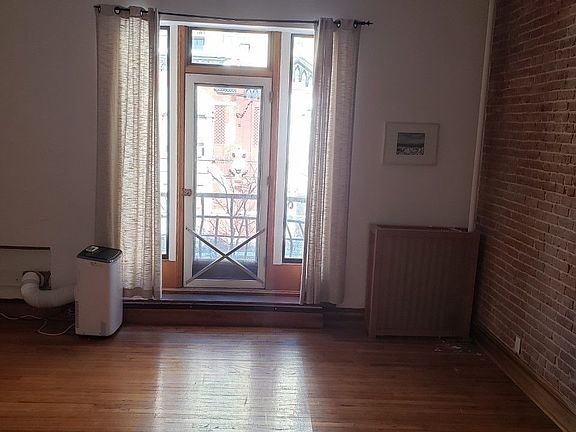 3rd image of 124 W 78th St APT 7