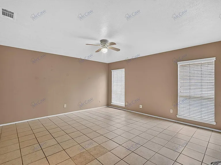521 Weaver St — Photo 15