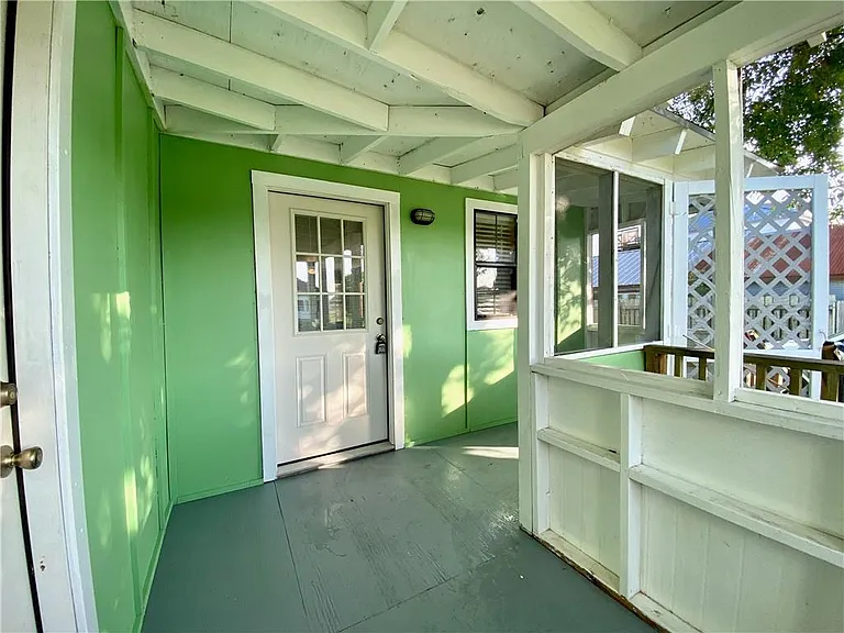 522 1st St — Photo 3