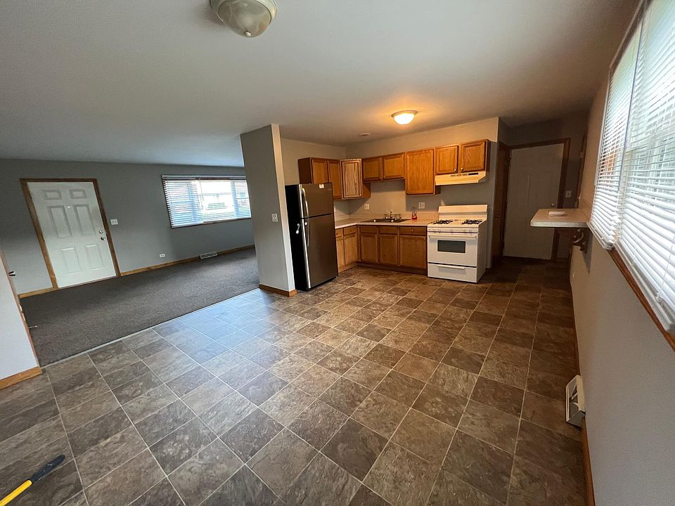 1st image of 2708 Canterbury Ln
