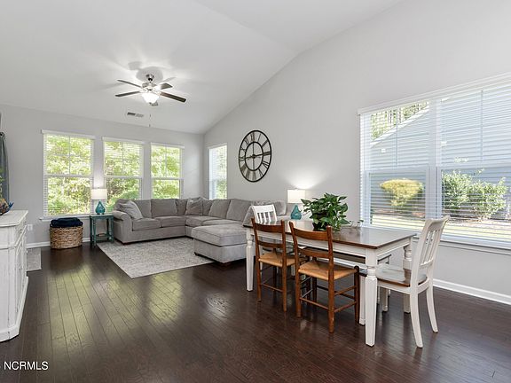3rd image of 632 Cambeck Drive SE Unit 4