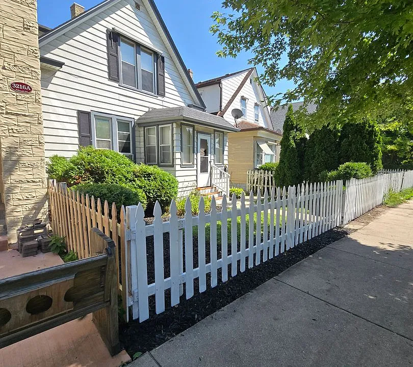 3224 S Howell Ave