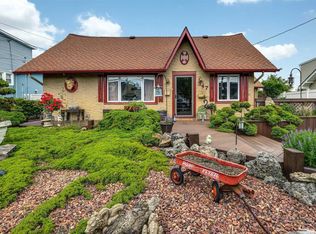 347 Bedell St, Freeport, NY 11520